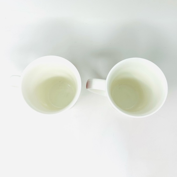 Starbucks Christmas Coffee Mugs Set Of 2 Red Gold Starburst Tall 12oz Holiday - Picture 3 of 8